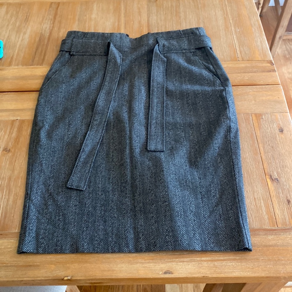 Banana Republic Pencil Skirt (Gray, Size 0)